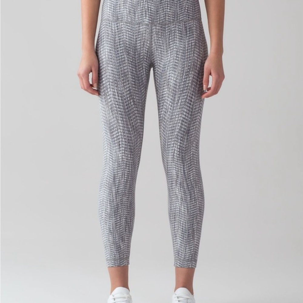 Lululemon Wunder Under Hi-Rise 7/8- Luon Arrow Jacquard Battleship Silver Spoon